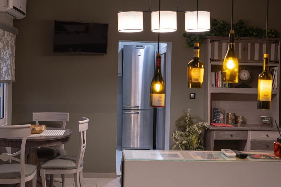 Seating area, kitchen