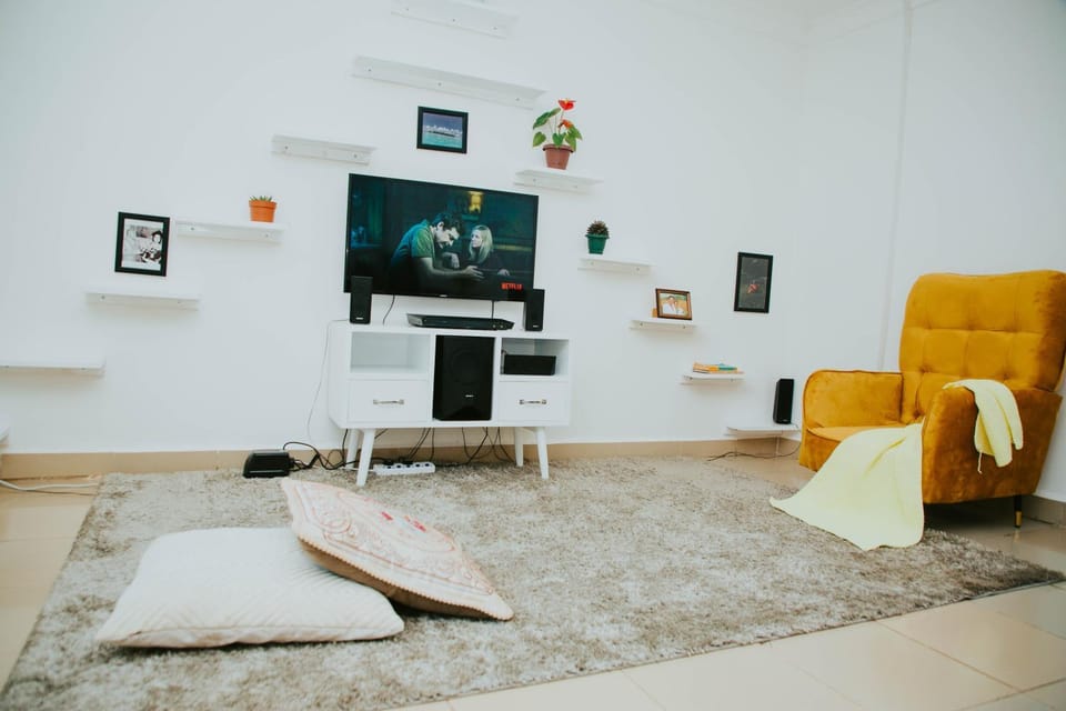 Communal lounge/ TV room