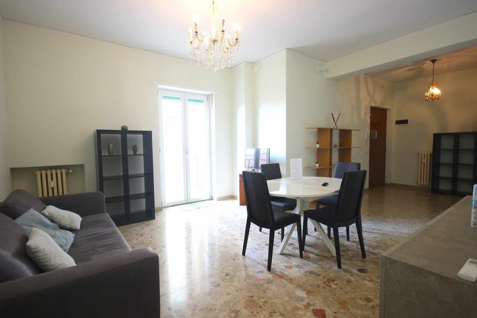 Case VR Holiday - Residenza 2 di Picche Apartment in Verona