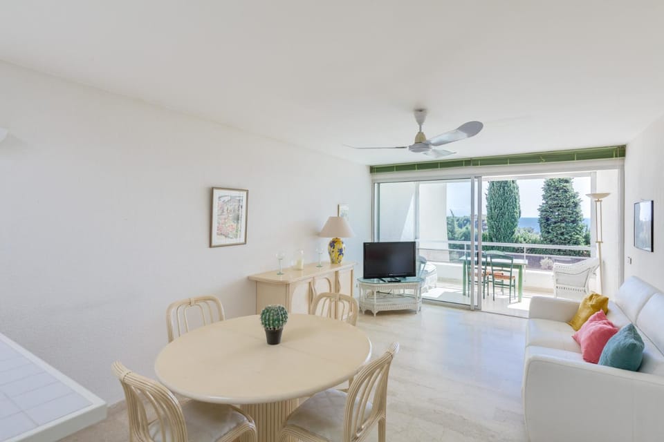 Le Grand Large 2 par Dodo-a-Cassis Apartment in Cassis