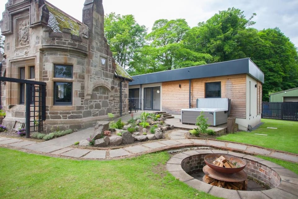 Stylish Loch Lomond lodge in stunning surroundings House in Scotland