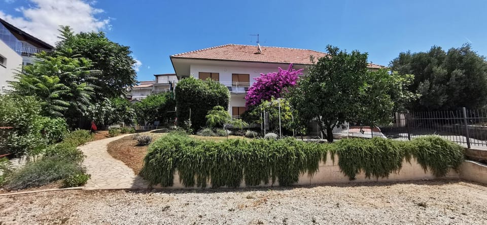 Property building, Garden