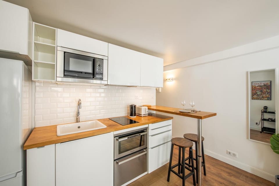 Kitchen or kitchenette