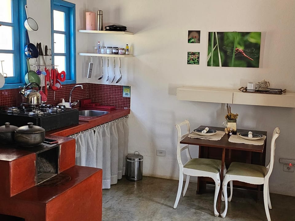 Kitchen or kitchenette, Dining area, oven, stove