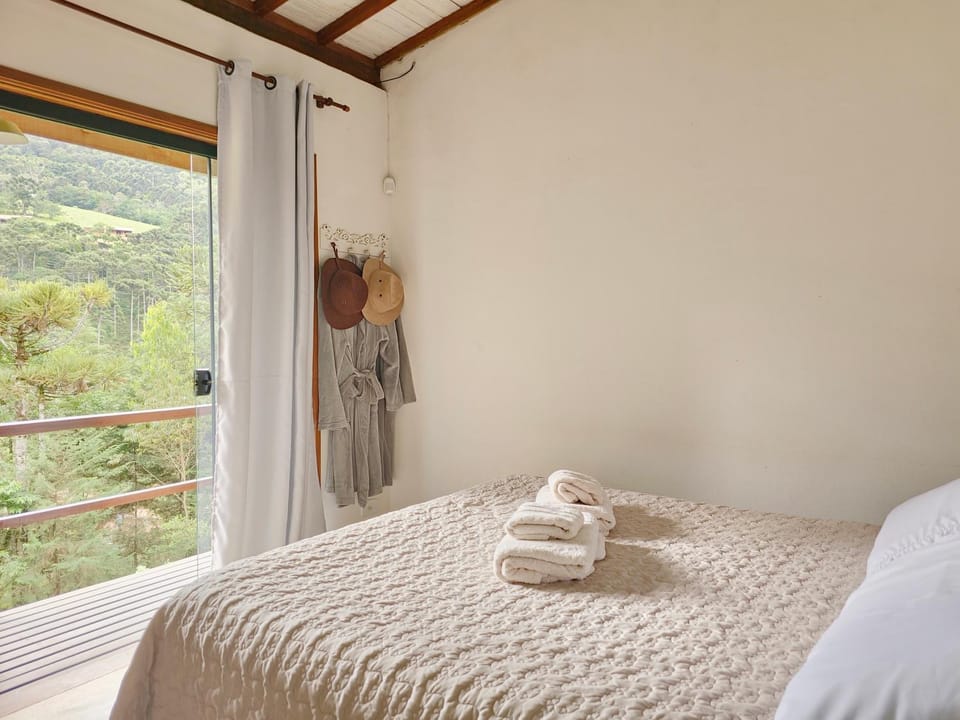 Bed, Natural landscape, Photo of the whole room, Bedroom, towels