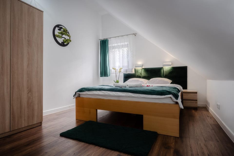 Bed, View (from property/room), Other, Photo of the whole room, Decorative detail, Bedroom, wardrobe
