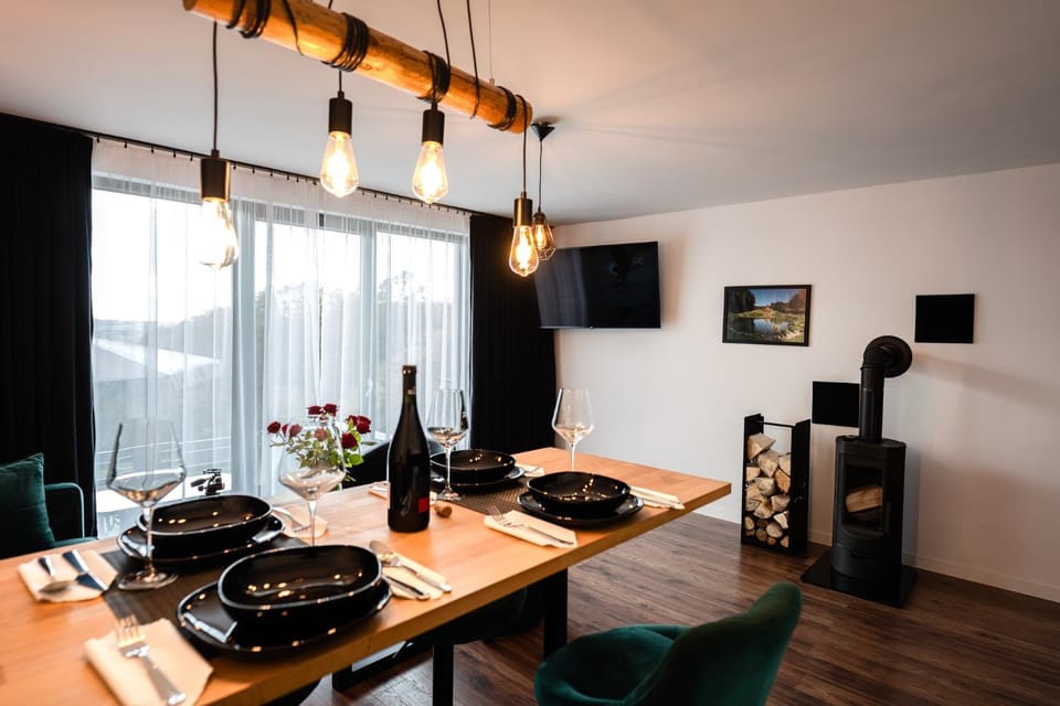 TV and multimedia, View (from property/room), Kitchen or kitchenette, Other, Photo of the whole room, Decorative detail, Decorative detail, flat iron