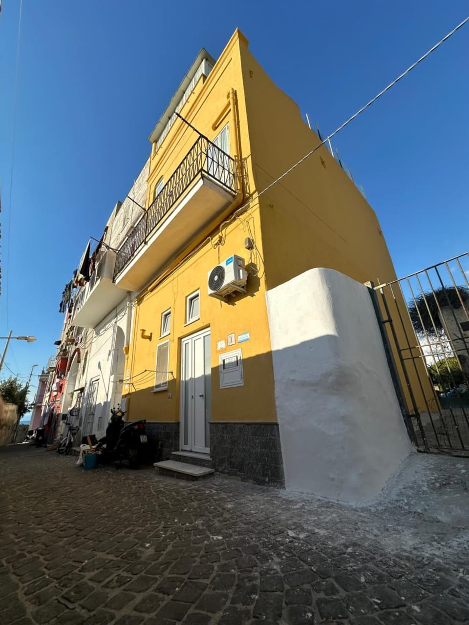 Property building, Day