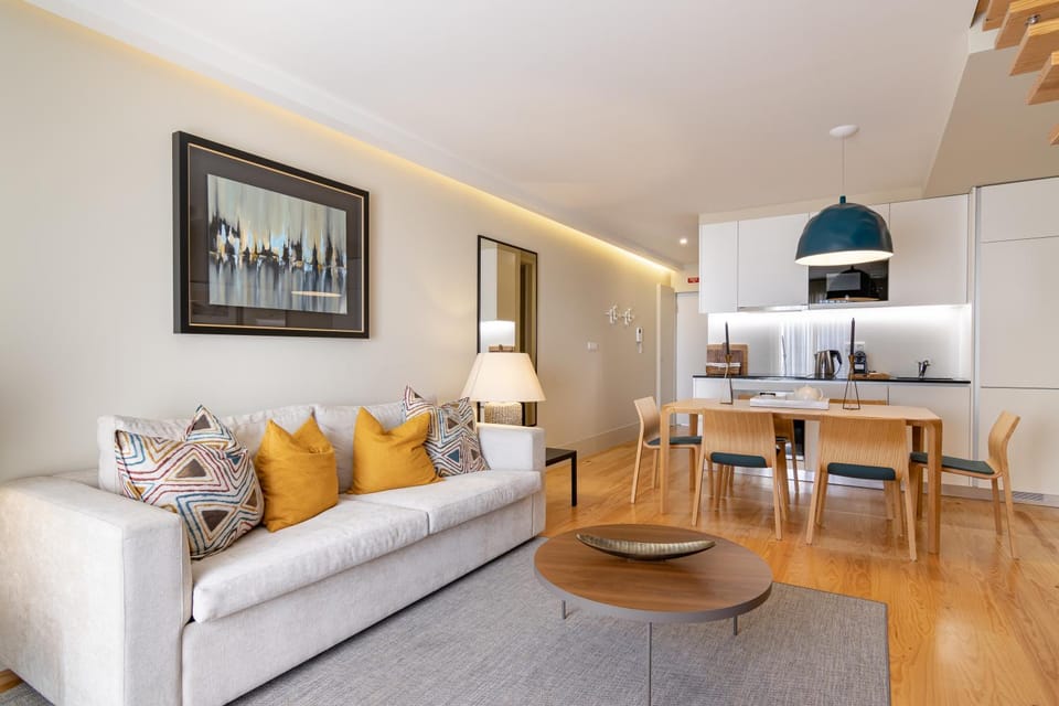 Kitchen or kitchenette, Living room, Seating area, Dining area