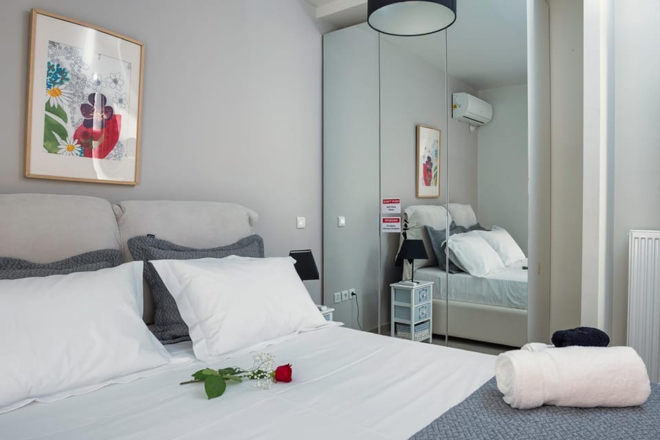Bed, Bedroom, flat iron, wardrobe