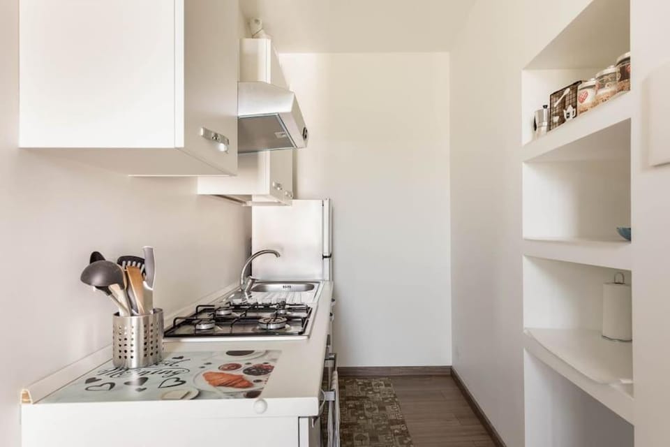 Kitchen or kitchenette, pet friendly, stove