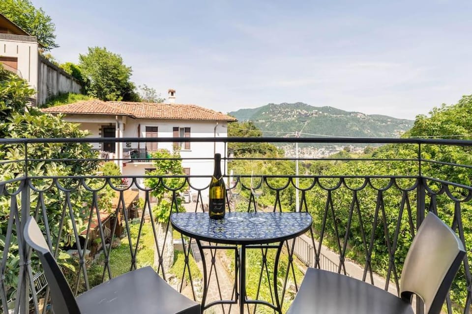 Natural landscape, View (from property/room), Balcony/Terrace, Mountain view