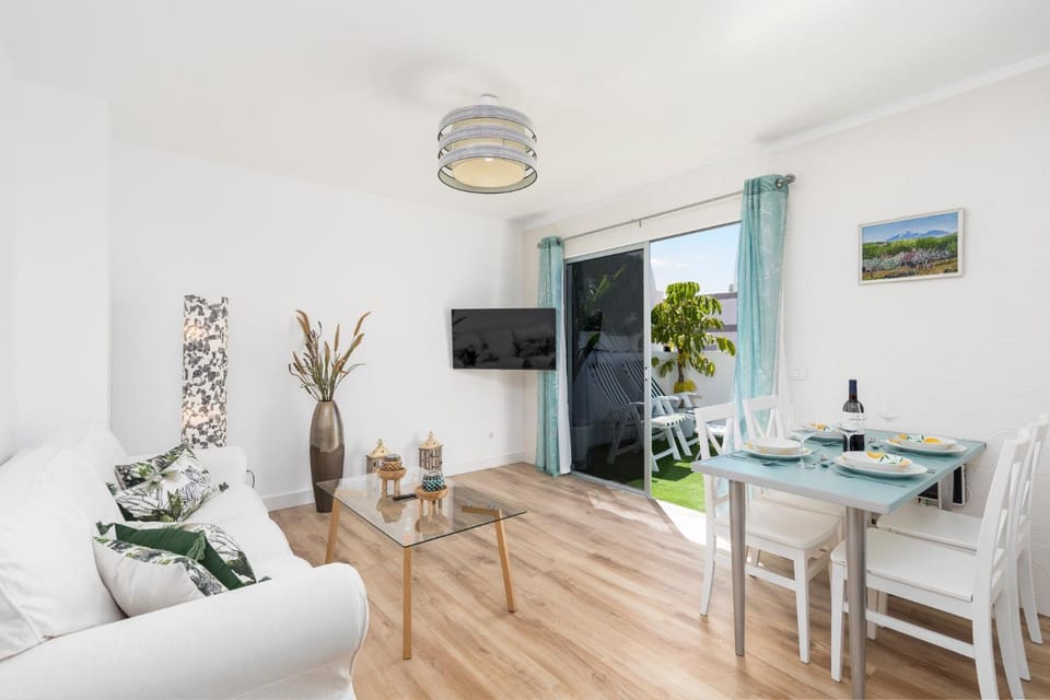 TV and multimedia, Living room, Dining area