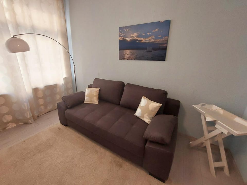 Living room, Photo of the whole room, Seating area