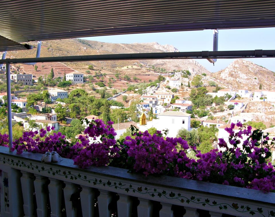 Balcony/Terrace, City view, Mountain view