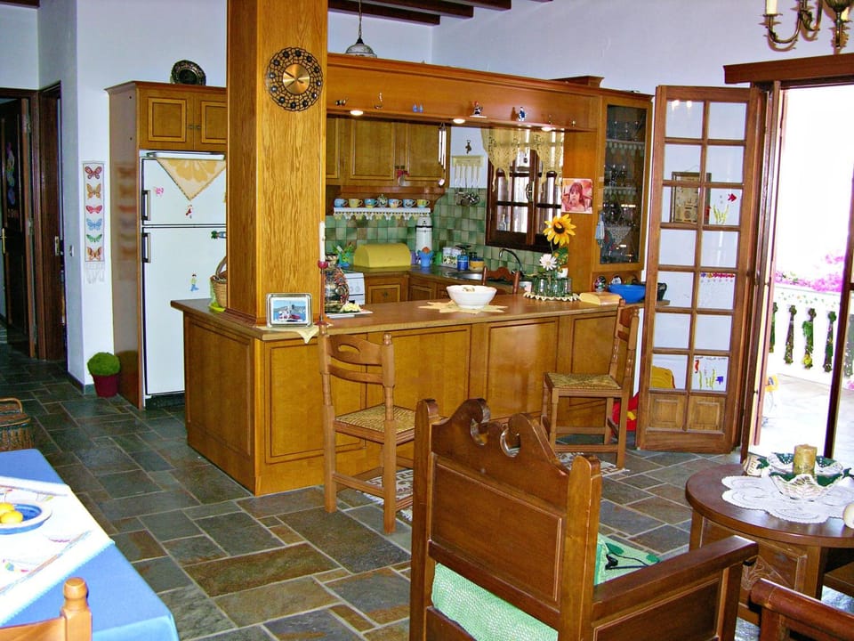 Living room, Dining area, kitchen