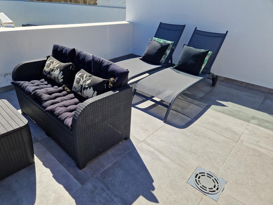 Patio, Living room