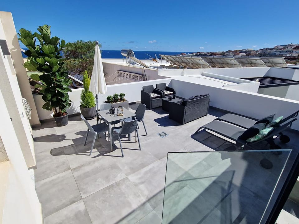 Property building, Day, Natural landscape, View (from property/room), Balcony/Terrace, Seating area, Dining area, Sea view