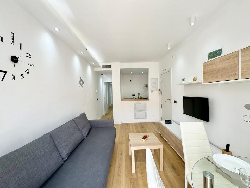 Nearby landmark, TV and multimedia, Kitchen or kitchenette, Living room, Seating area, Dining area