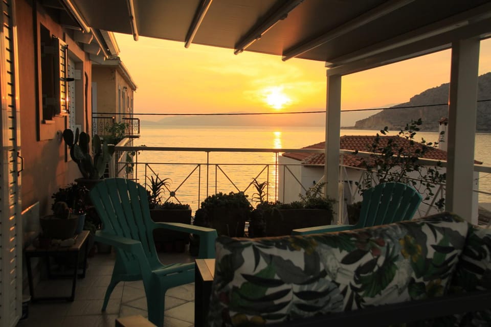 Natural landscape, View (from property/room), Balcony/Terrace, Seating area, Sea view, Sea view, Sunset