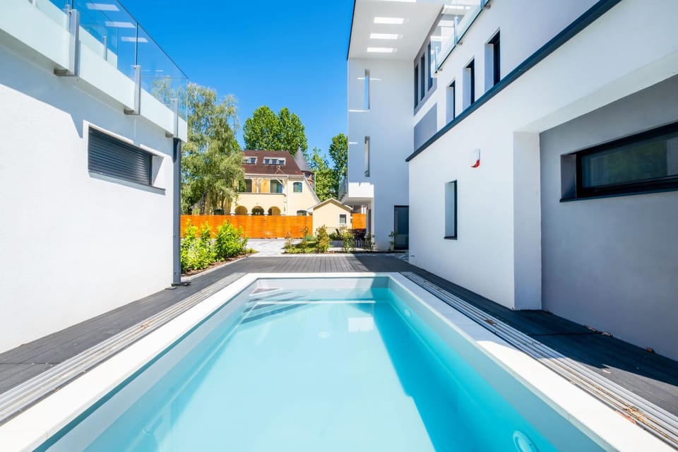 Property building, Swimming pool, Swimming pool