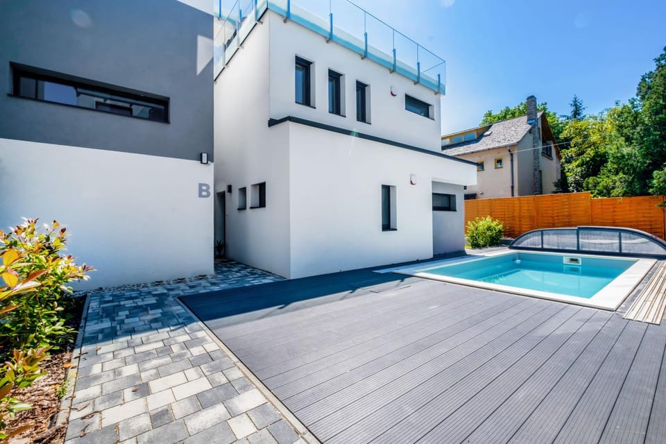Property building, Swimming pool