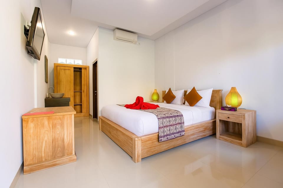 Bed, TV and multimedia, Photo of the whole room, Bedroom, towels, air conditioner
