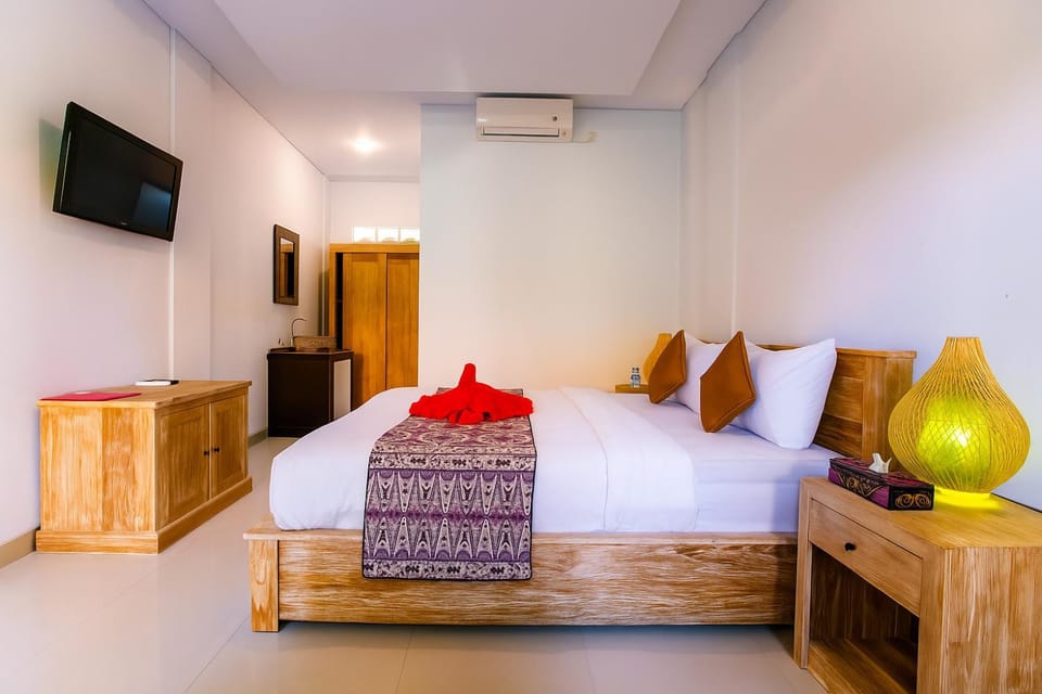 Bed, TV and multimedia, Photo of the whole room, Bedroom, towels, air conditioner