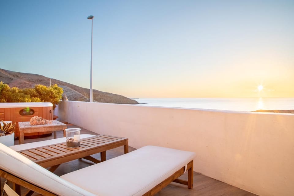Patio, Day, Natural landscape, View (from property/room), Balcony/Terrace, Seating area, Mountain view, Sea view, sunbed