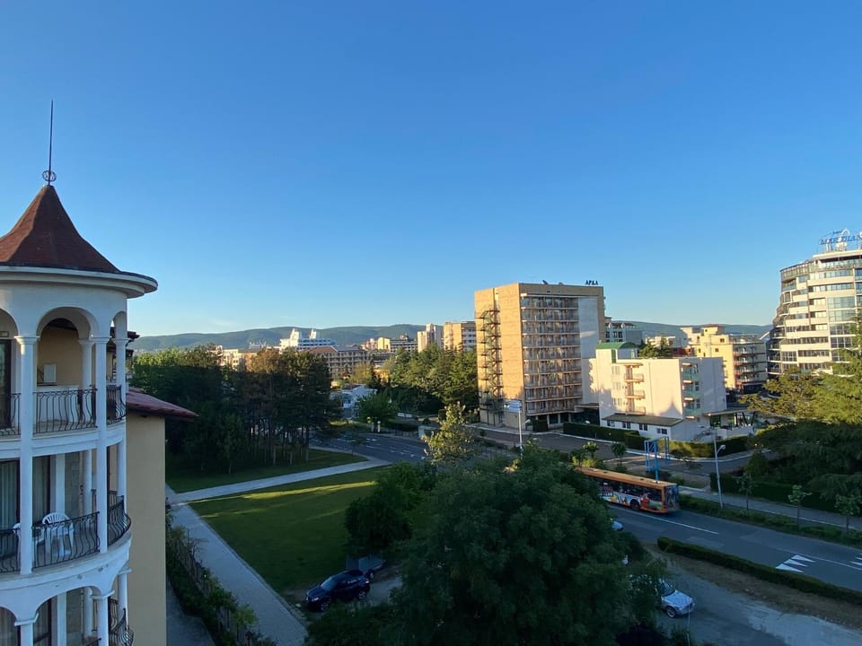 City view, Street view