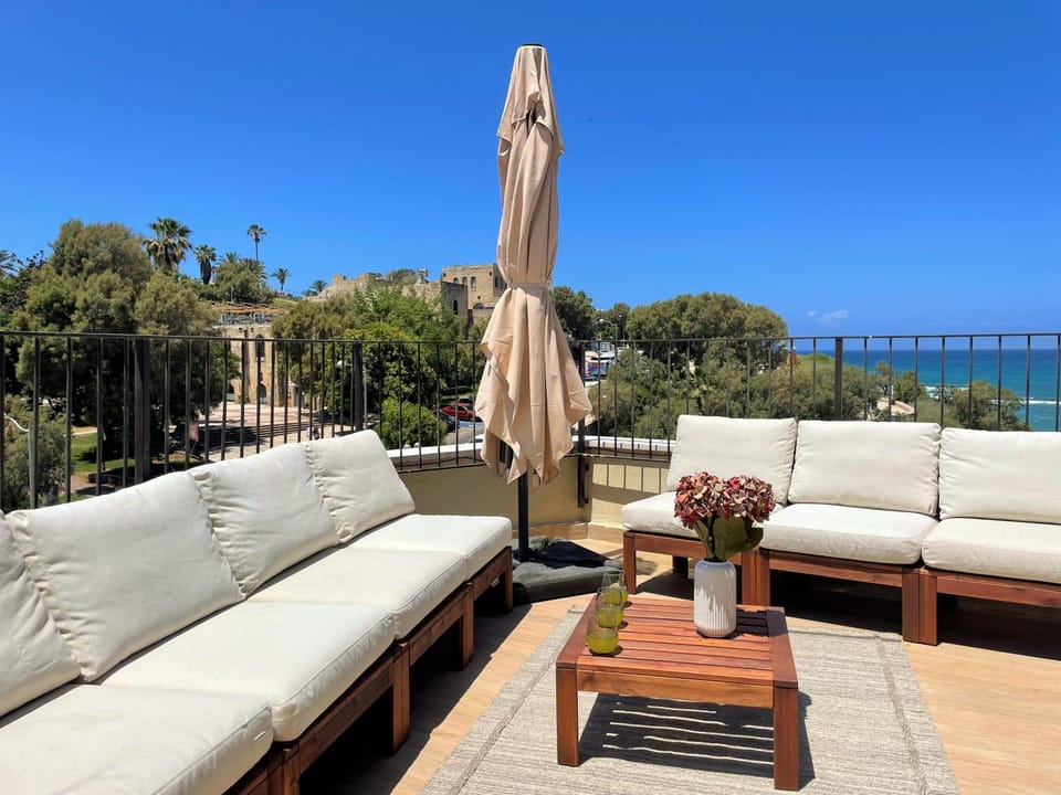 Patio, Natural landscape, Hot Tub, Balcony/Terrace, Sea view, sunbed