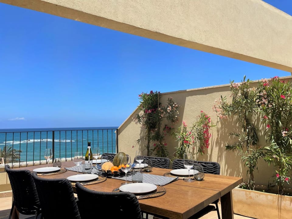 Patio, Natural landscape, Balcony/Terrace, Dining area, Sea view