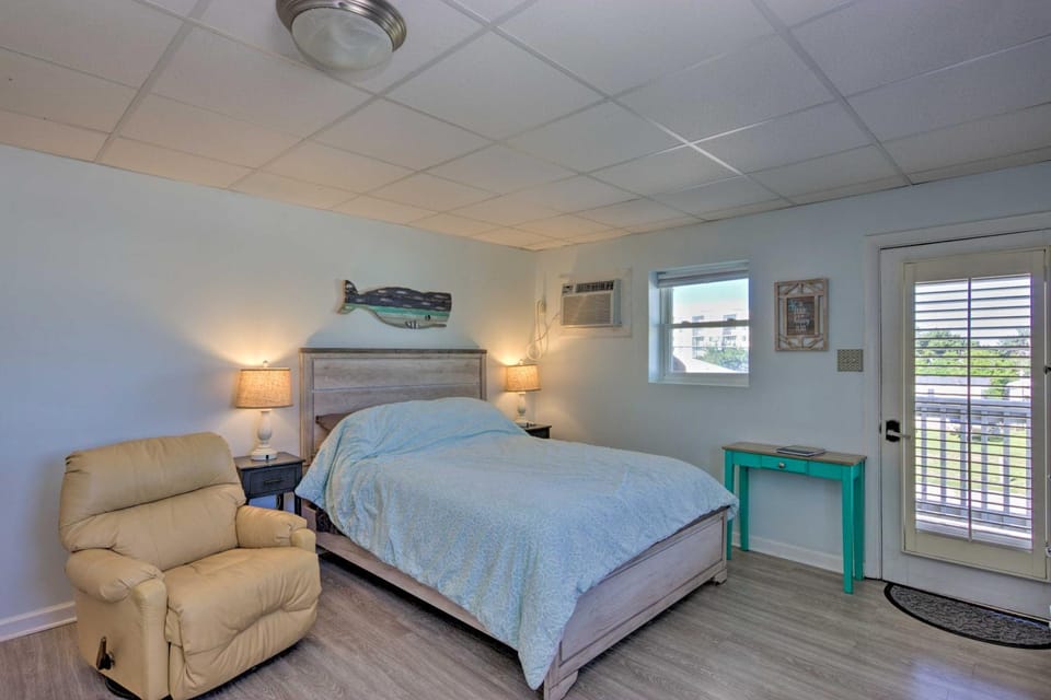 Atlantic Beach Studio w/ Community Pool! Apartment in Atlantic Beach