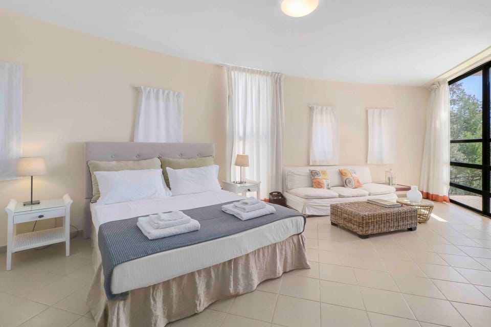 Black Diamond Beachfront Pool Villa Pasithea in Sounio, Athens Villa in Decentralized Administration of Attica