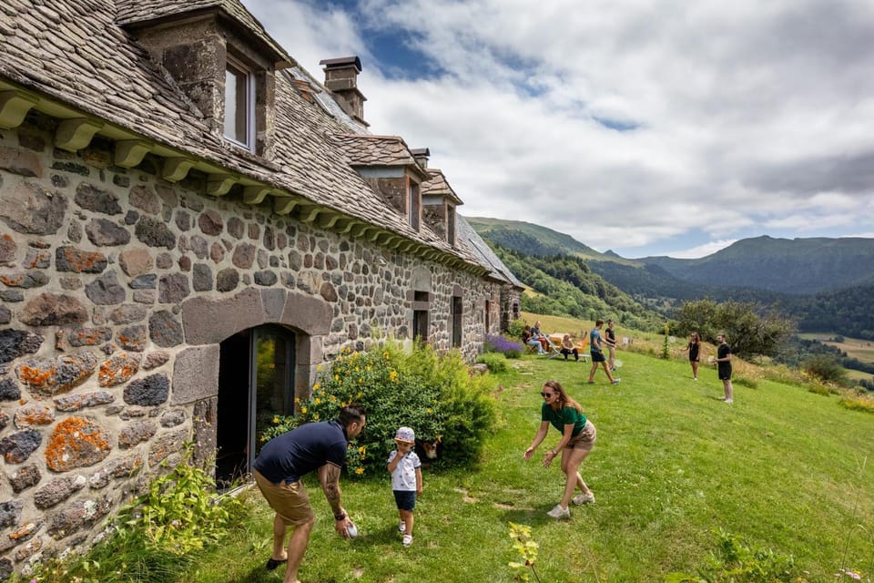Activities, BBQ facilities, Children play ground, Garden, Garden, Mountain view, Mountain view, Entertainment, Family, hair dresser, sunbed