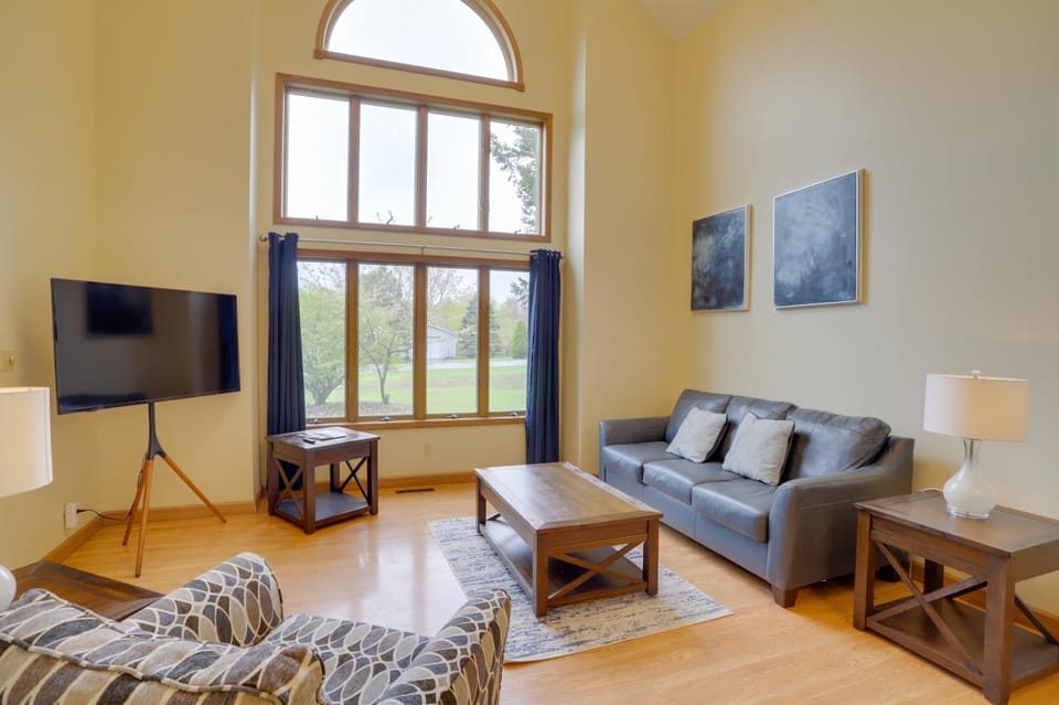 Coloma Escape w/ Fire Pit < 1 Mi to Lake! House in Lake Michigan Beach