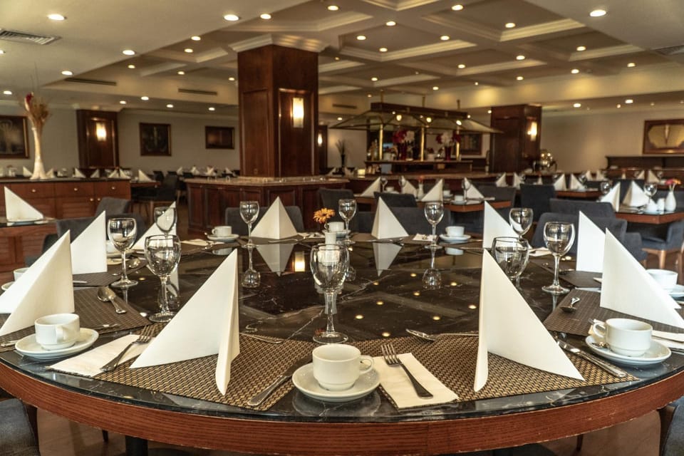 Restaurant/places to eat, Restaurant/places to eat