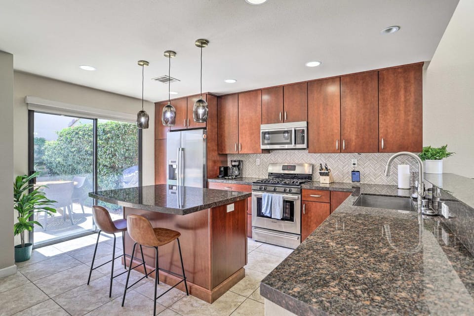 Mtn & Golf Course Views: Relaxing Palm Desert Gem House in Palm Desert