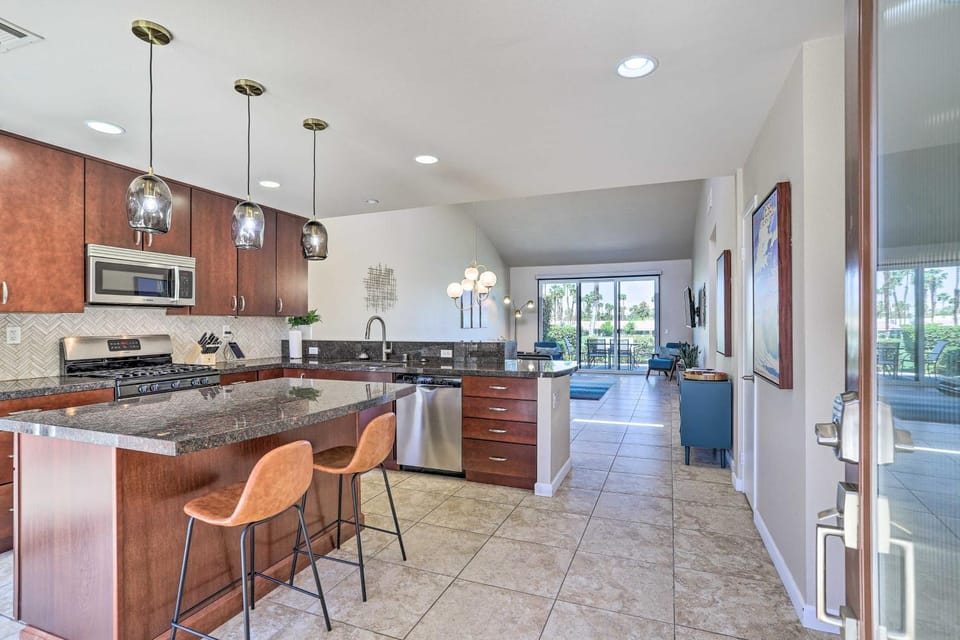 Mtn & Golf Course Views: Relaxing Palm Desert Gem House in Palm Desert