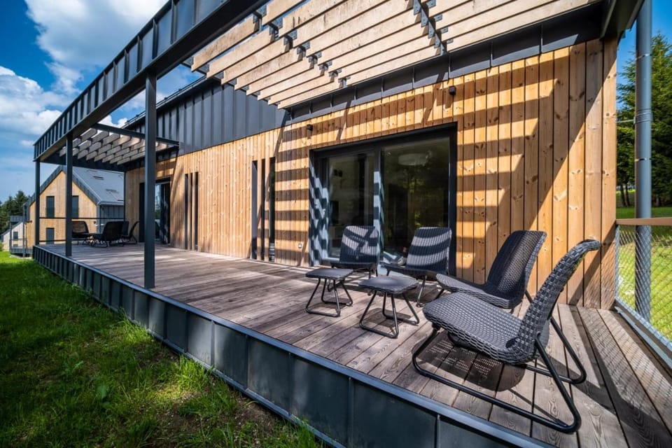 Facade/entrance, Balcony/Terrace