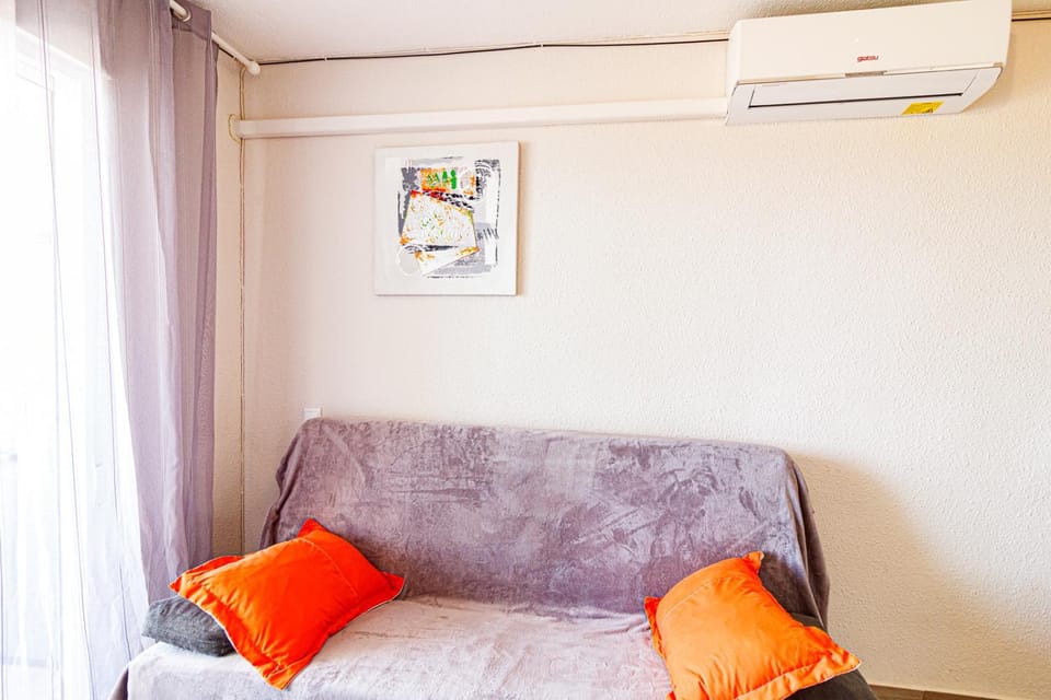 Living room, air conditioner