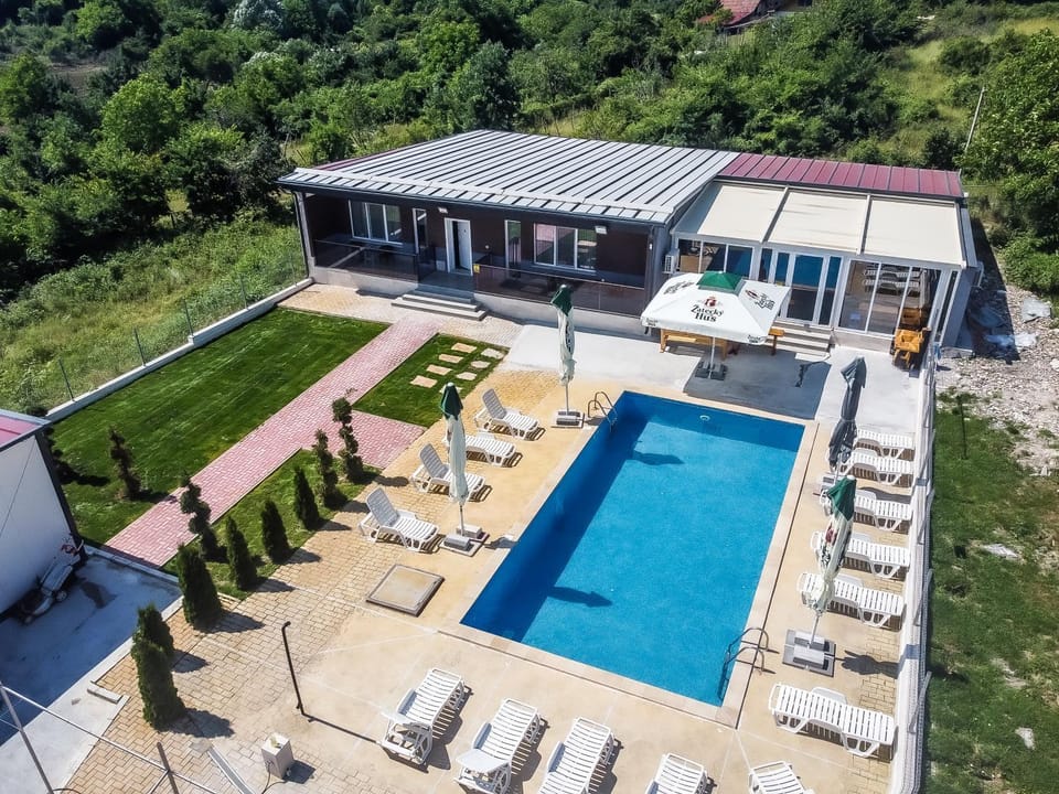 Garden, Swimming pool