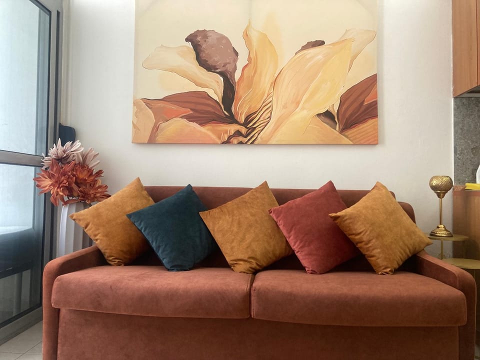 Living room, Decorative detail, Seating area