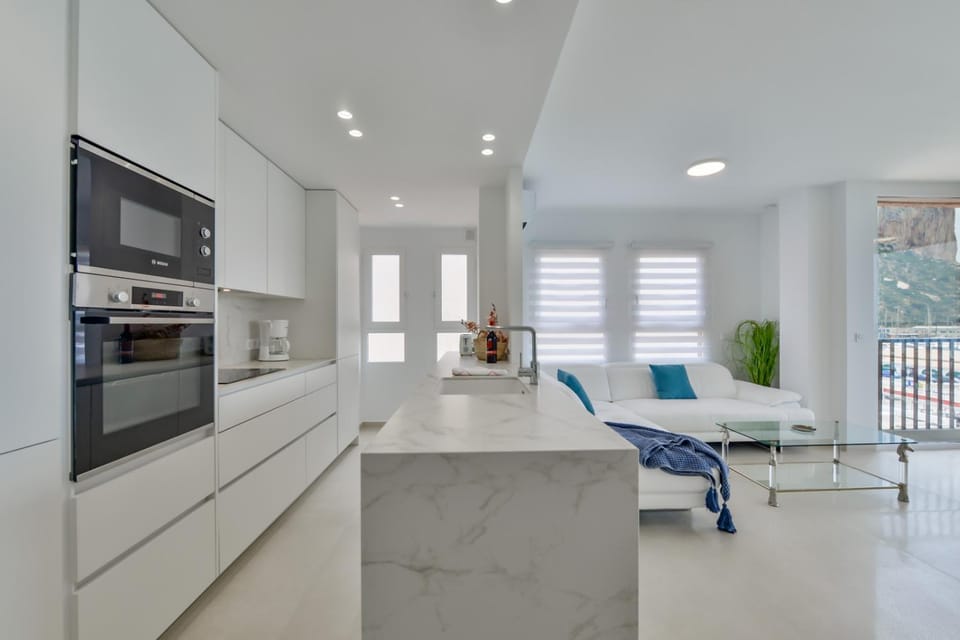 Kitchen or kitchenette, Living room