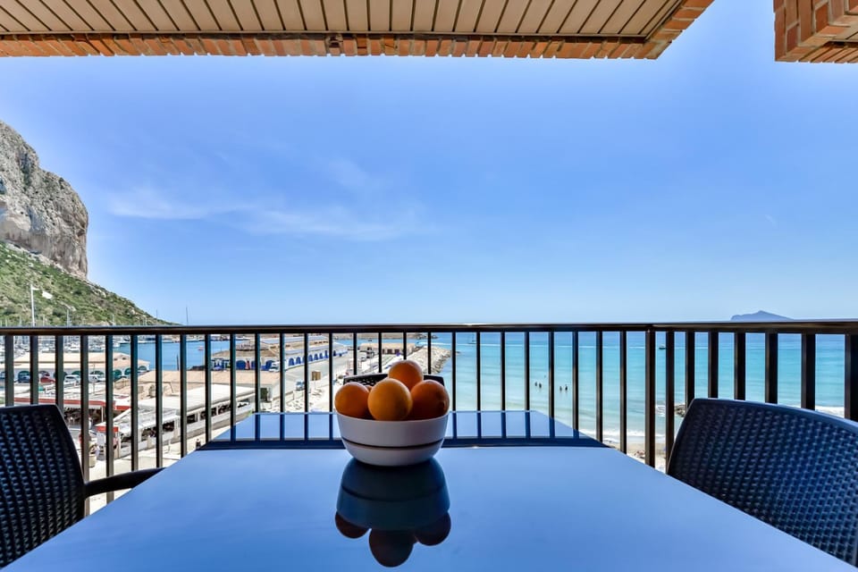 Natural landscape, View (from property/room), Balcony/Terrace, Mountain view, Sea view