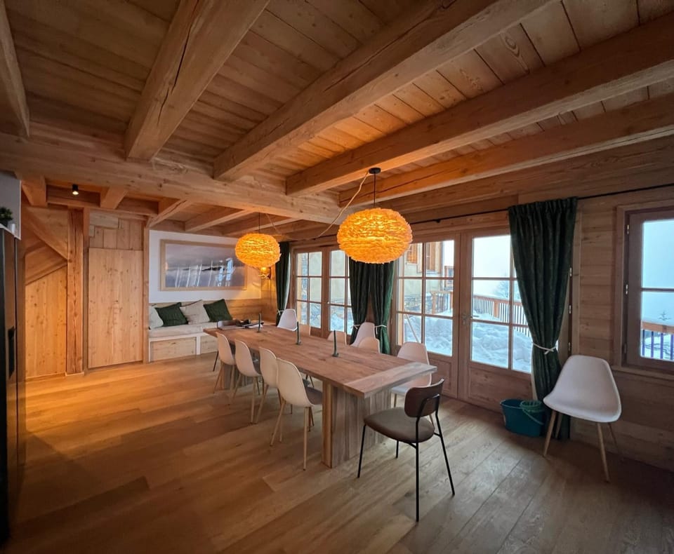 Seating area, Dining area, kitchen, kitchen