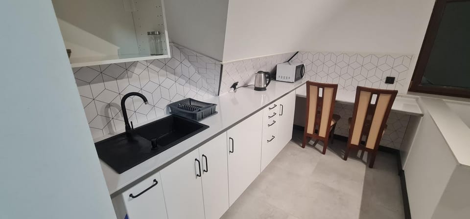 Kitchen or kitchenette, Kitchen or kitchenette, minibar