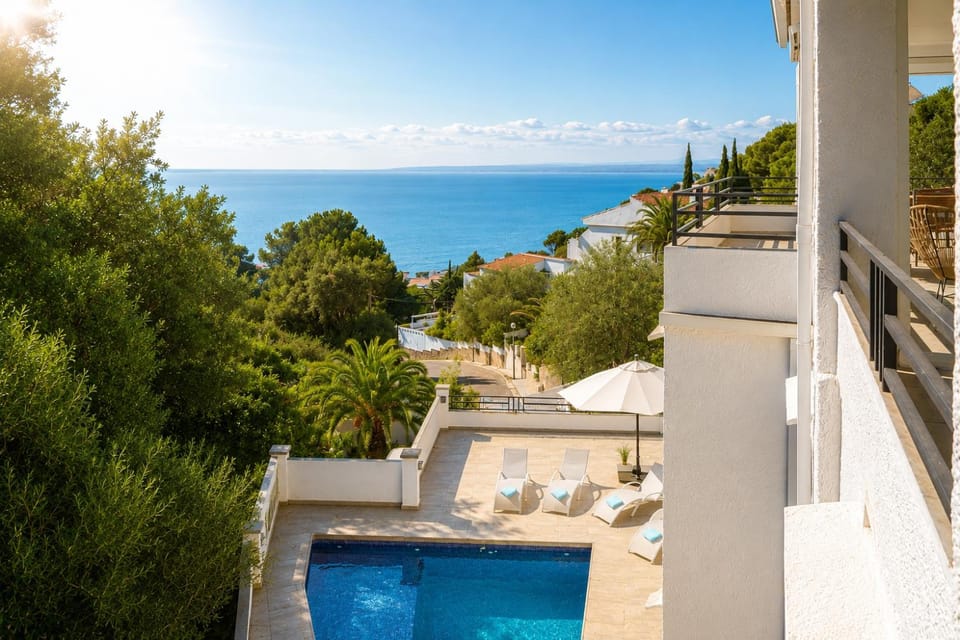 Natural landscape, Balcony/Terrace, Pool view, Sea view, Swimming pool