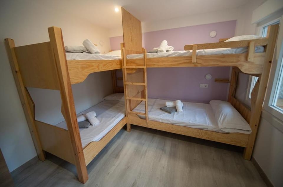 Photo of the whole room, Bedroom, bunk bed