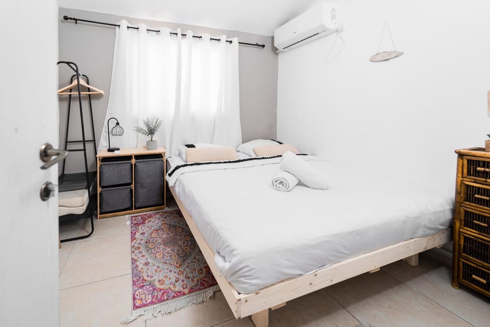 Bed, Photo of the whole room, Bedroom, towels, air conditioner